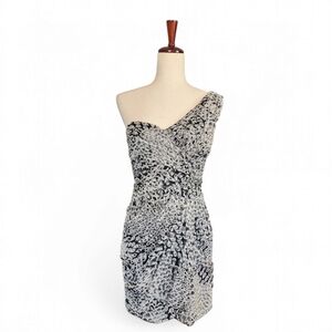 Maxandcleo Elegant Black and cream One-Shoulder Dress, size 4